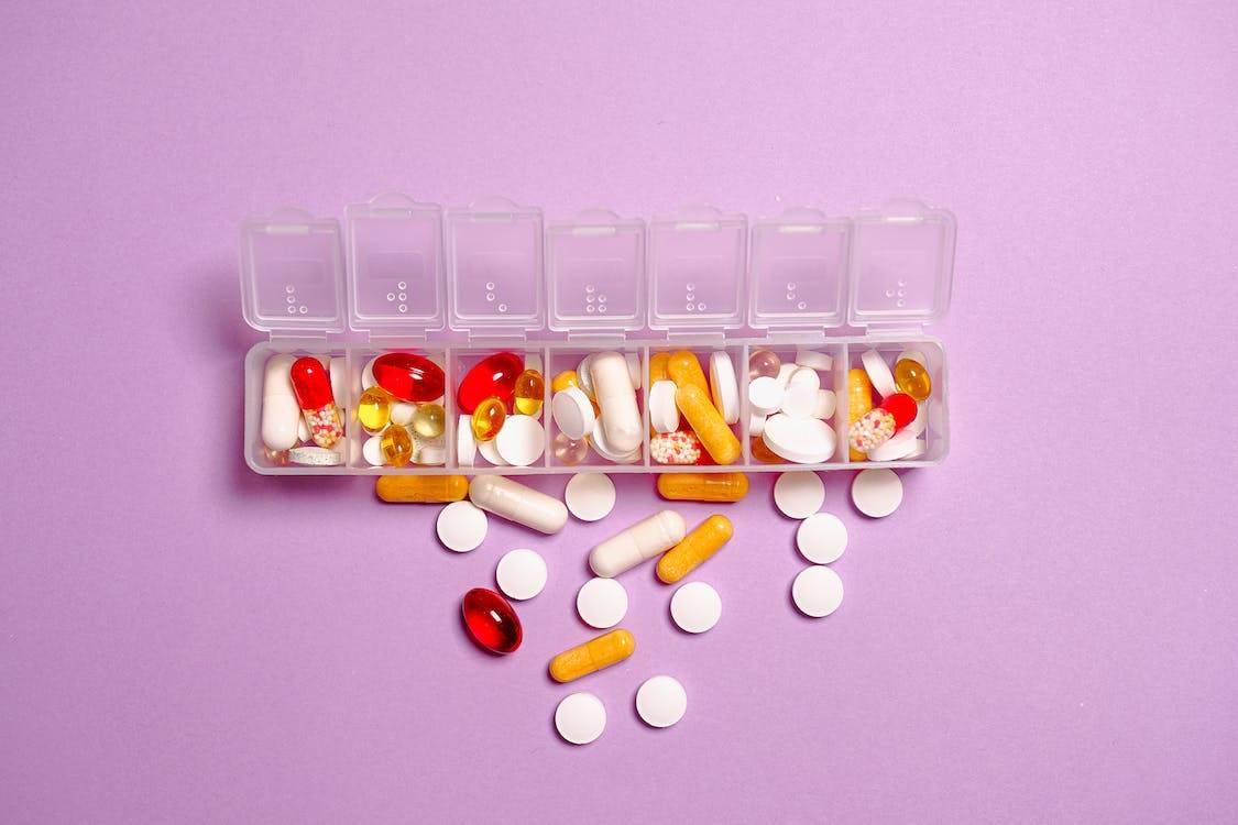 Sos "farma-party" con medicine e alcol. Muore un 14enne