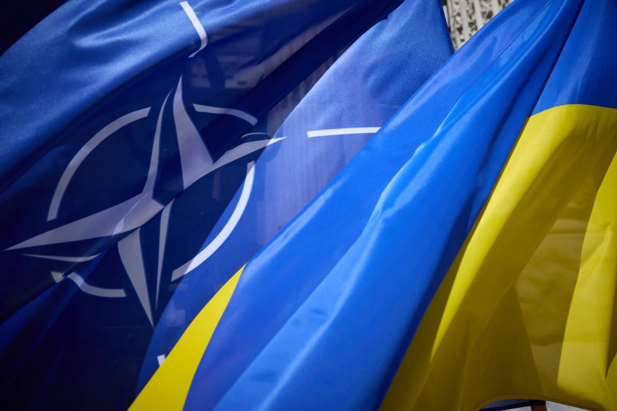 Ufficio Nato a Kiev con funzioni anti-Trump: il piano per blindare Zelensky