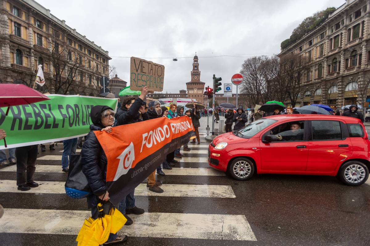 Che goduria: i verdi si arrendono, l'orrore della rom lady furto e Renzi: quindi, oggi...