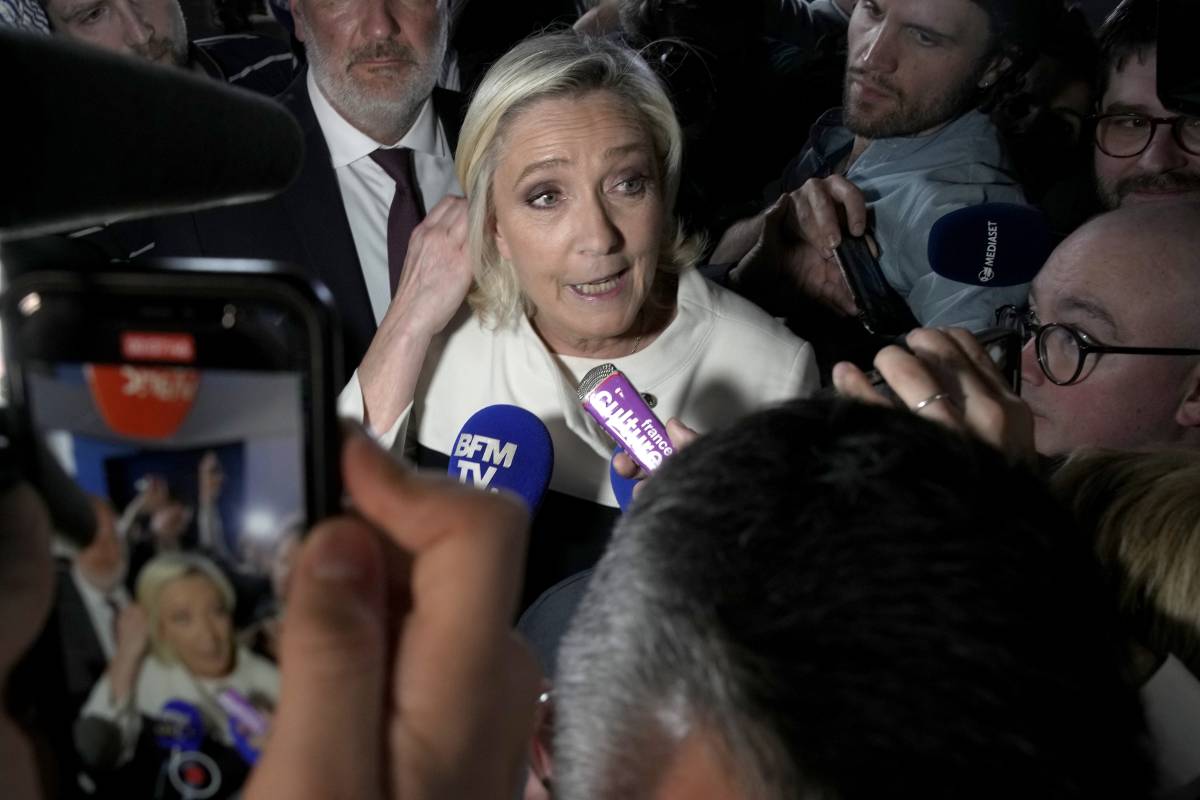 "Illicit Finance in 2022"The Paris Public Prosecutor's Office opens an investigation into Marine Le Pen.