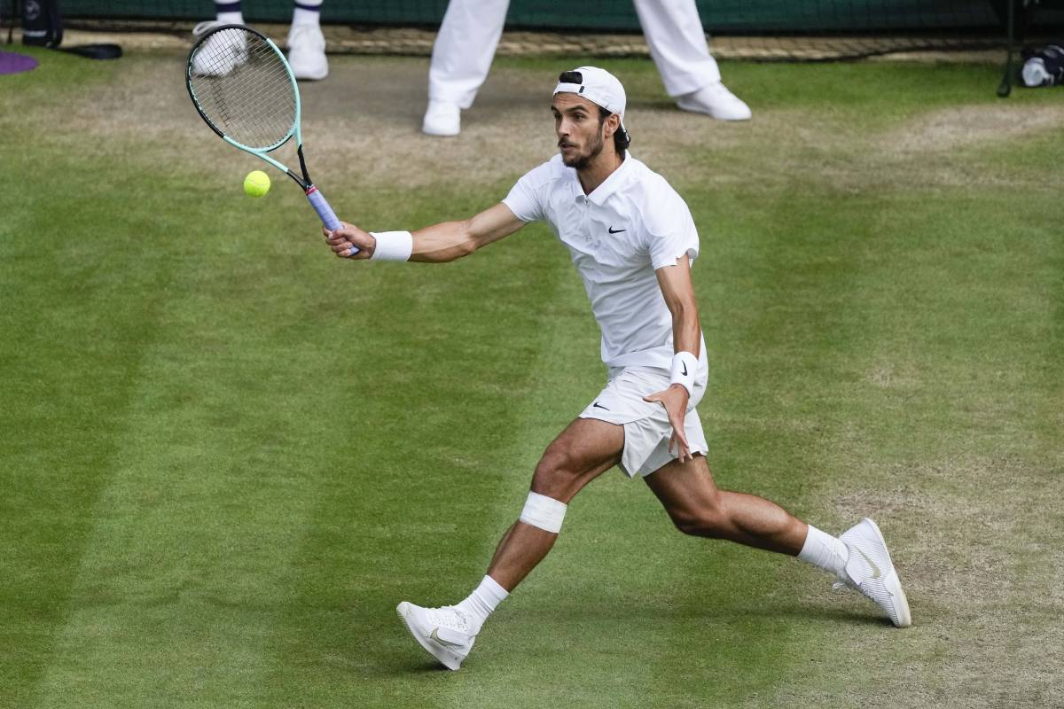 Semifinales de Wimbledon Musetti-Djokovic 4-6, 6-7, 4-5 | Djokovic sirve en el partido