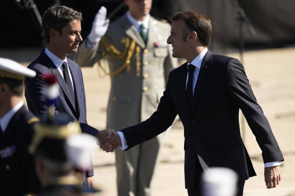 Macron accetta le dimissioni di Attal. Battaglia nell'Assemblea per i posti chiave