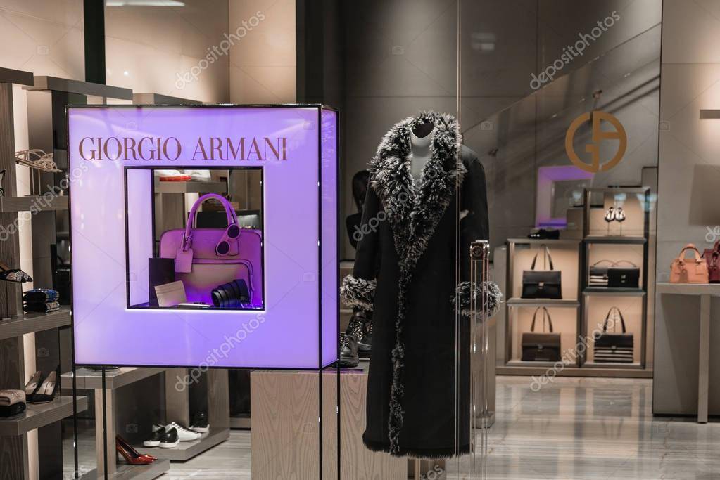 Armani e Dior nel mirino dell'antitrust: indagine su pratiche commerciali sospette