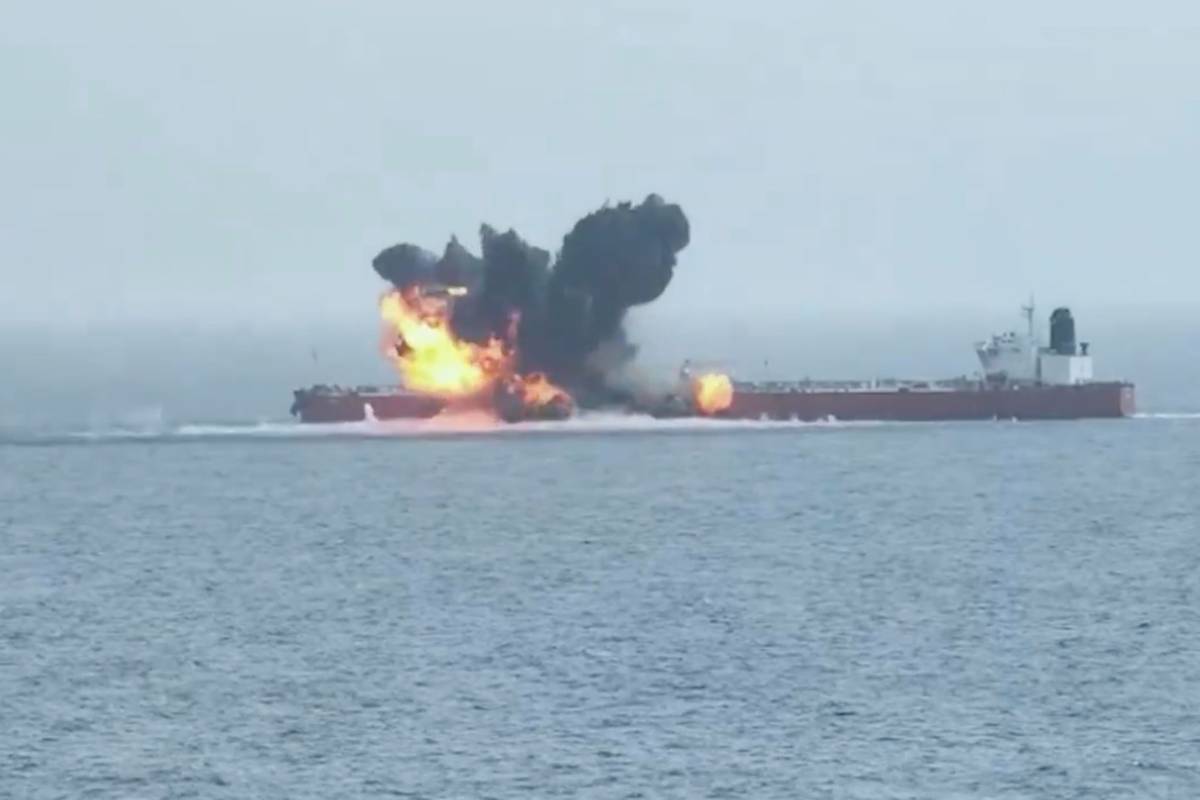 "Marea nera di 220 chilometri". Perdita su una petroliera dopo l'attacco degli Houthi
