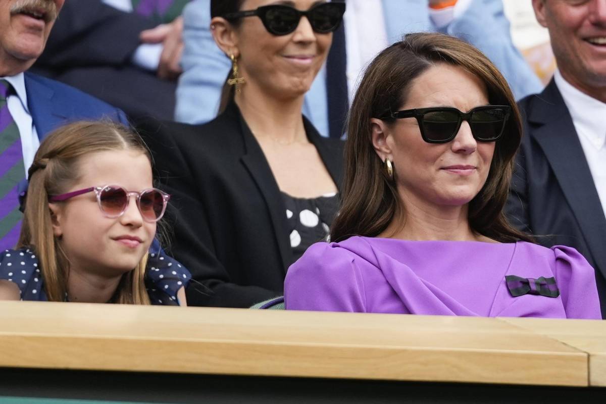 Gli occhiali scuri e le lacrime: il nuovo video di Kate Middleton a Wimbledon