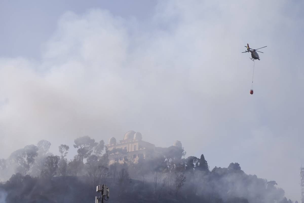 Incendio a Roma, evacuati gli studi Rai. De Girolamo: "Dobbiamo andare via" - VIDEO