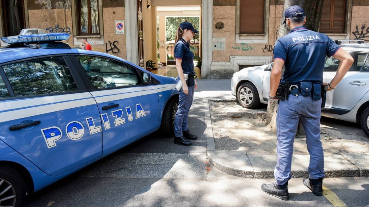 Lite d'amore, dà fuoco a una ragazza