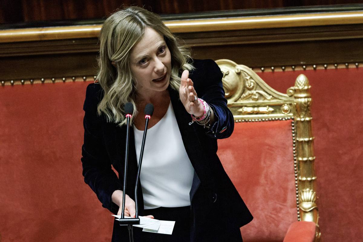 Insulti, minacce, fantocci: il vento dell'odio sul governo