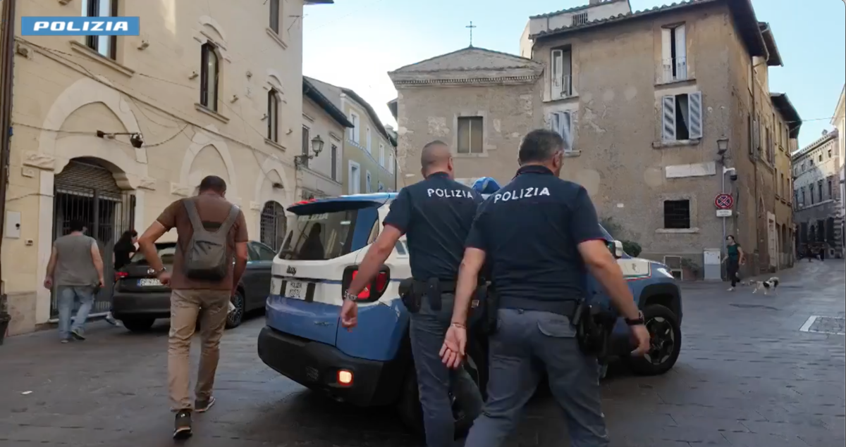 Favoreggiamento alla permanenza in Italia: in arresto un bengalese e un egiziano