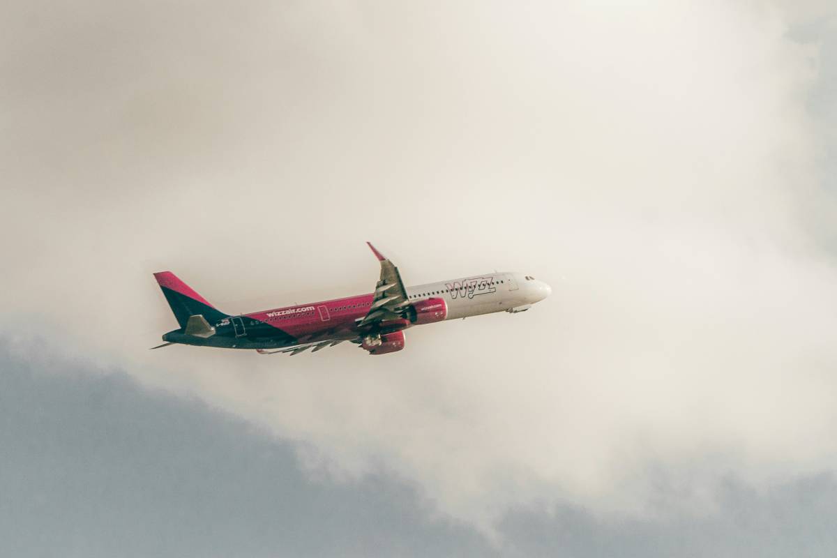 Wizz Air spiazza tutti con l'Interrail dei cieli