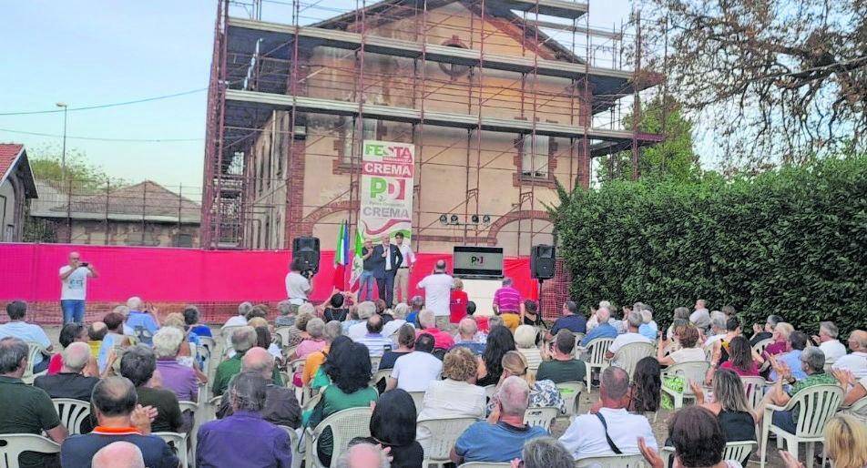 E i militanti si raccomandano a Bonaccini: "Campo largo sì, ma per favore senza Renzi"