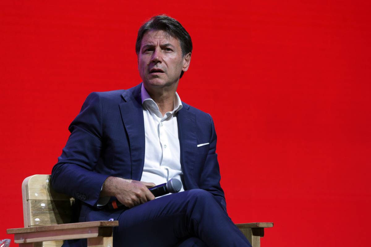 Conte ignora le mascherine farlocche. "Sanitari deceduti per salvare vite"