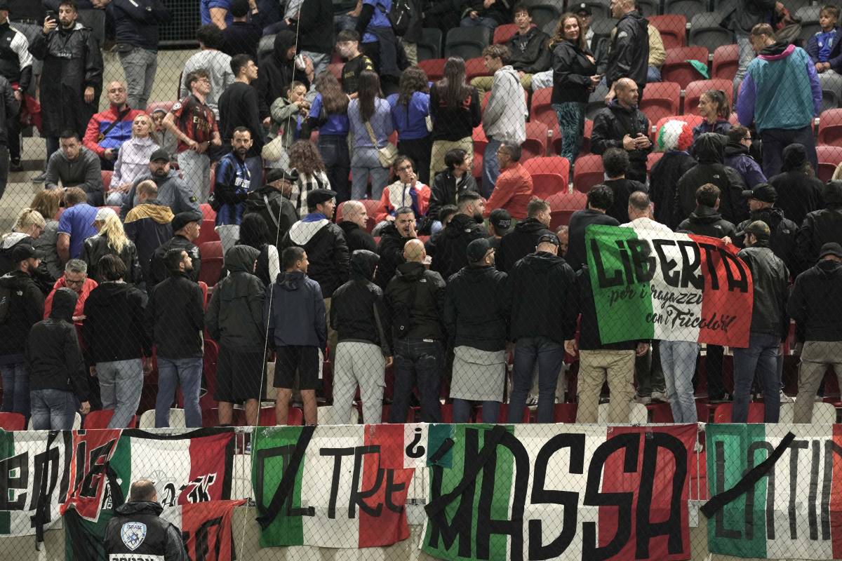 Italia-Israele, tifosi di spalle durante l'inno israeliano: cosa è successo