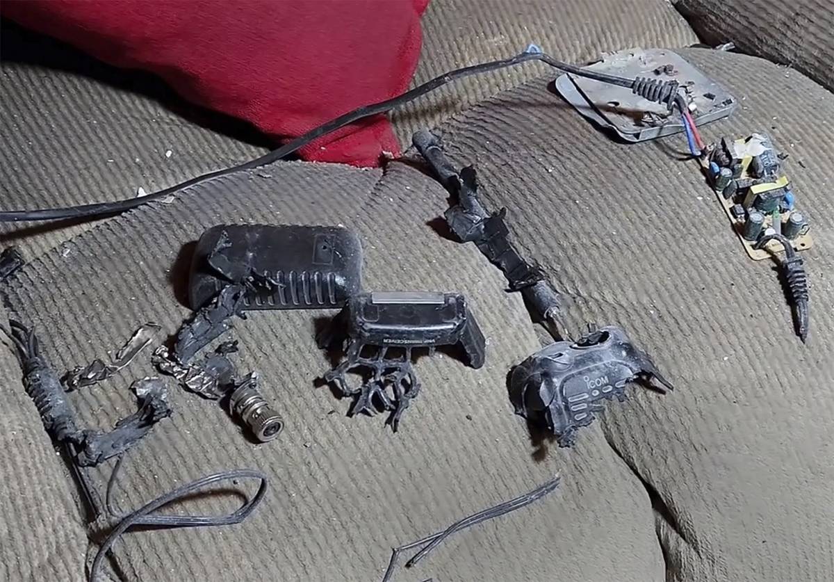 Un walkie-talkie di Hezbollah esploso a Baalbek, nel Libano orientale