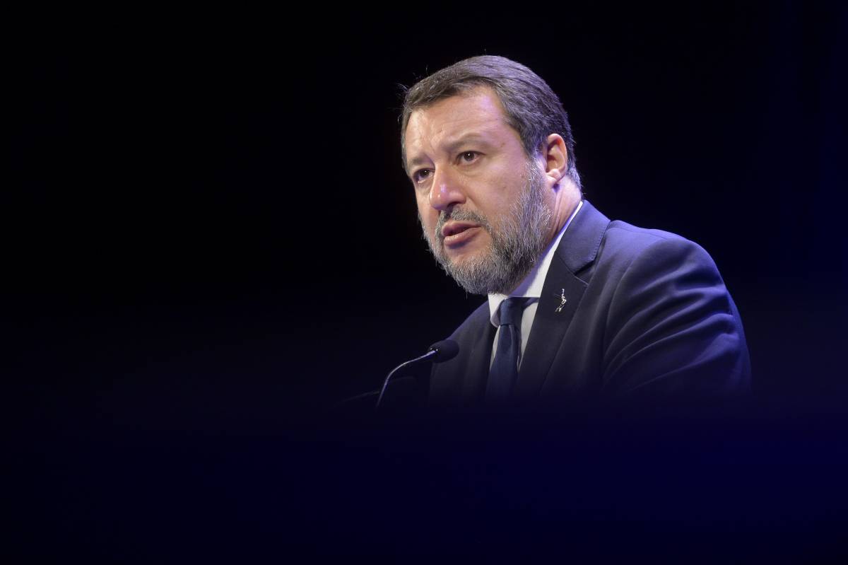 Migliaia di dossier sulla Lega di Salvini