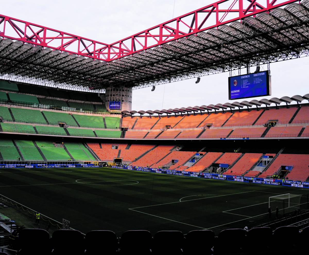 Lo United sullo stadio "suggerisce" la via alle milanesi