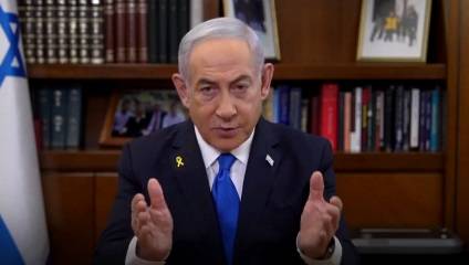 "Presto l'Iran sarà libero". Ora Netanyahu punta all'ayatollah