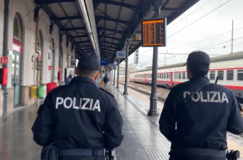 Massacra di botte e rapina un giovane sordomuto: albanese finisce in manette a Bologna