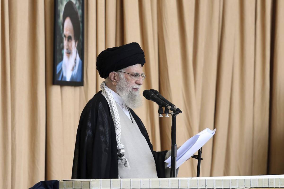 Khamenei, sermone armato. "Israele verrà eliminato"