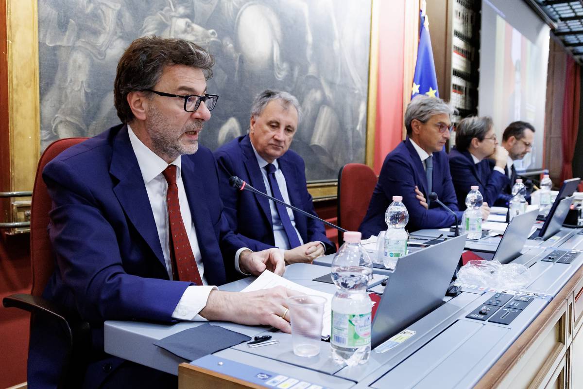 Manovra, Giorgetti: "Priorità cuneo, Irpef e sanità. Revisione valori catastali dopo bonus edilizi"