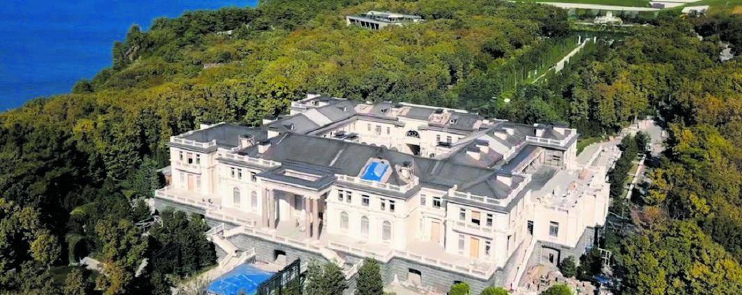 Lo Zar fa demolire la sua villa a Sochi