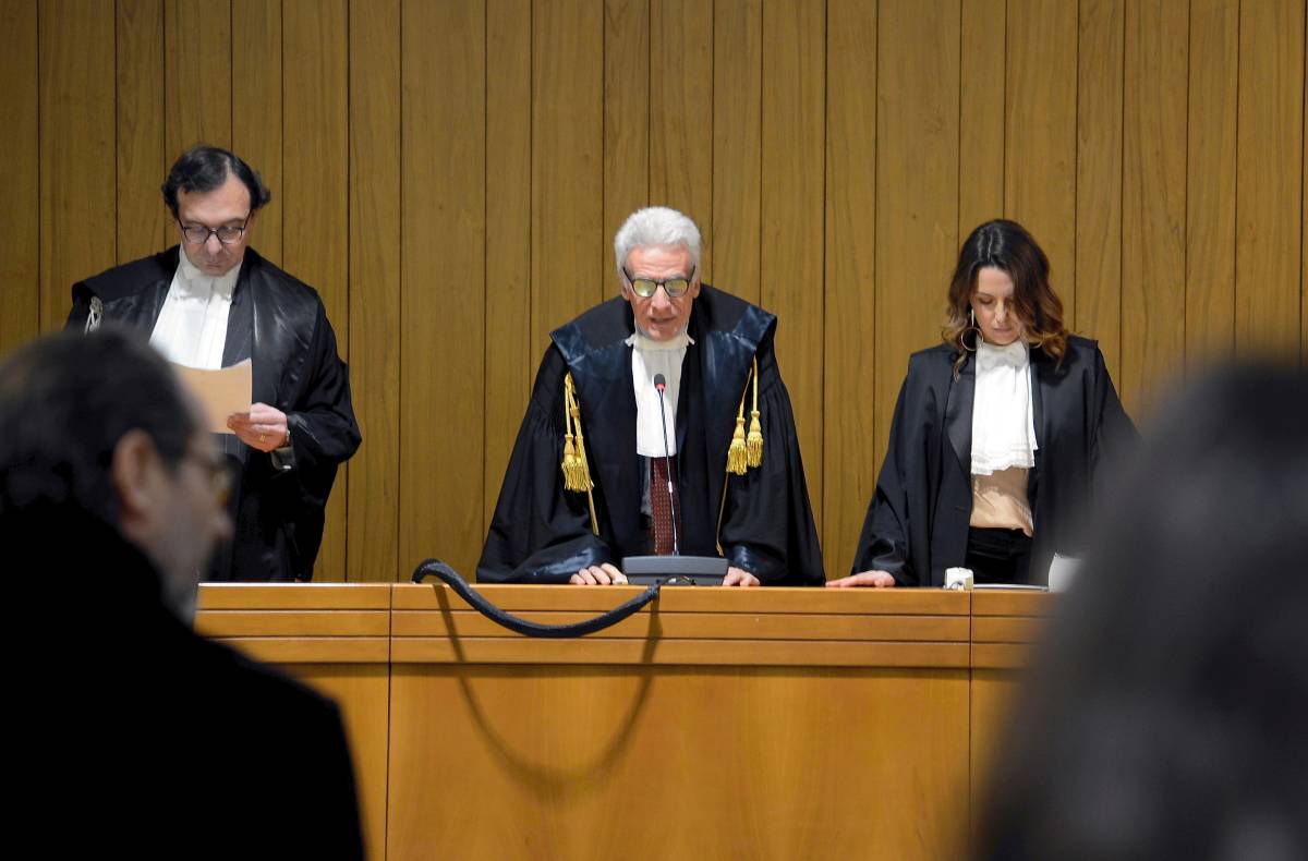 Otto gradi di giudizio. L'inchiesta da guardoni che non doveva neppure arrivare in tribunale