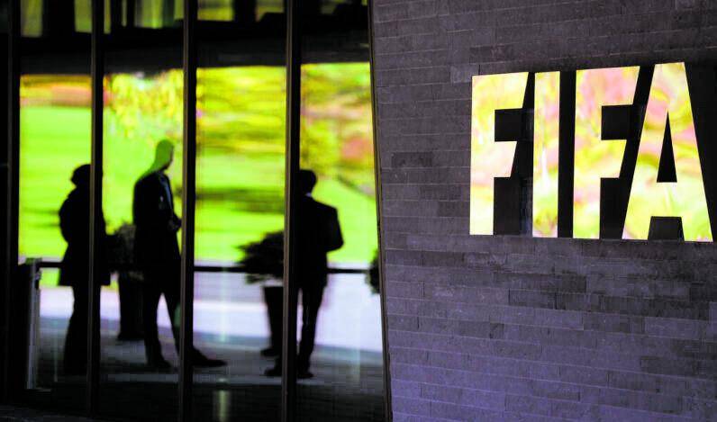 I calciatori tra infortuni gravi e troppe gare: protesta contro la Fifa in commissione Ue