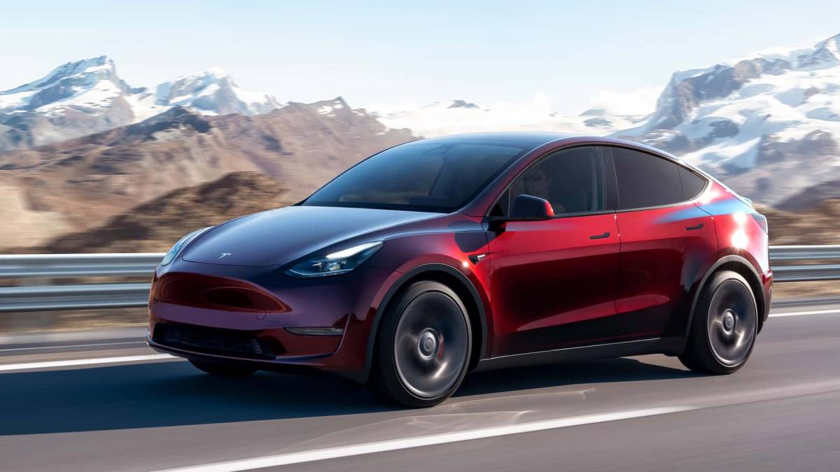 Tesla Model Y a 7 posti, ecco l’elettrica che pensa alle famiglie numerose