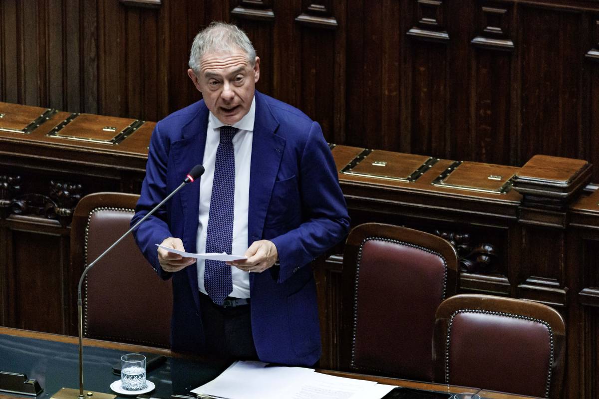 Urso denuncia in Procura sulla fuga di notizie. "Gravi le registrazioni illecite al ministero"