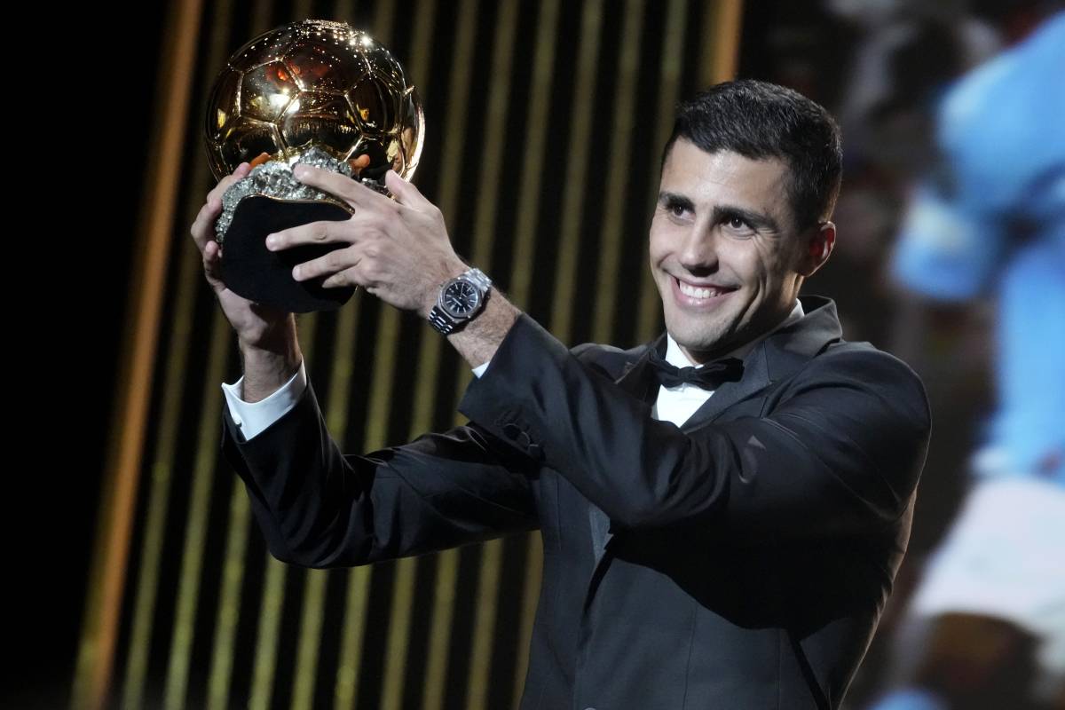 A Rodri il Pallone d’oro, Yamal miglior giovane, premiato anche Ancelotti