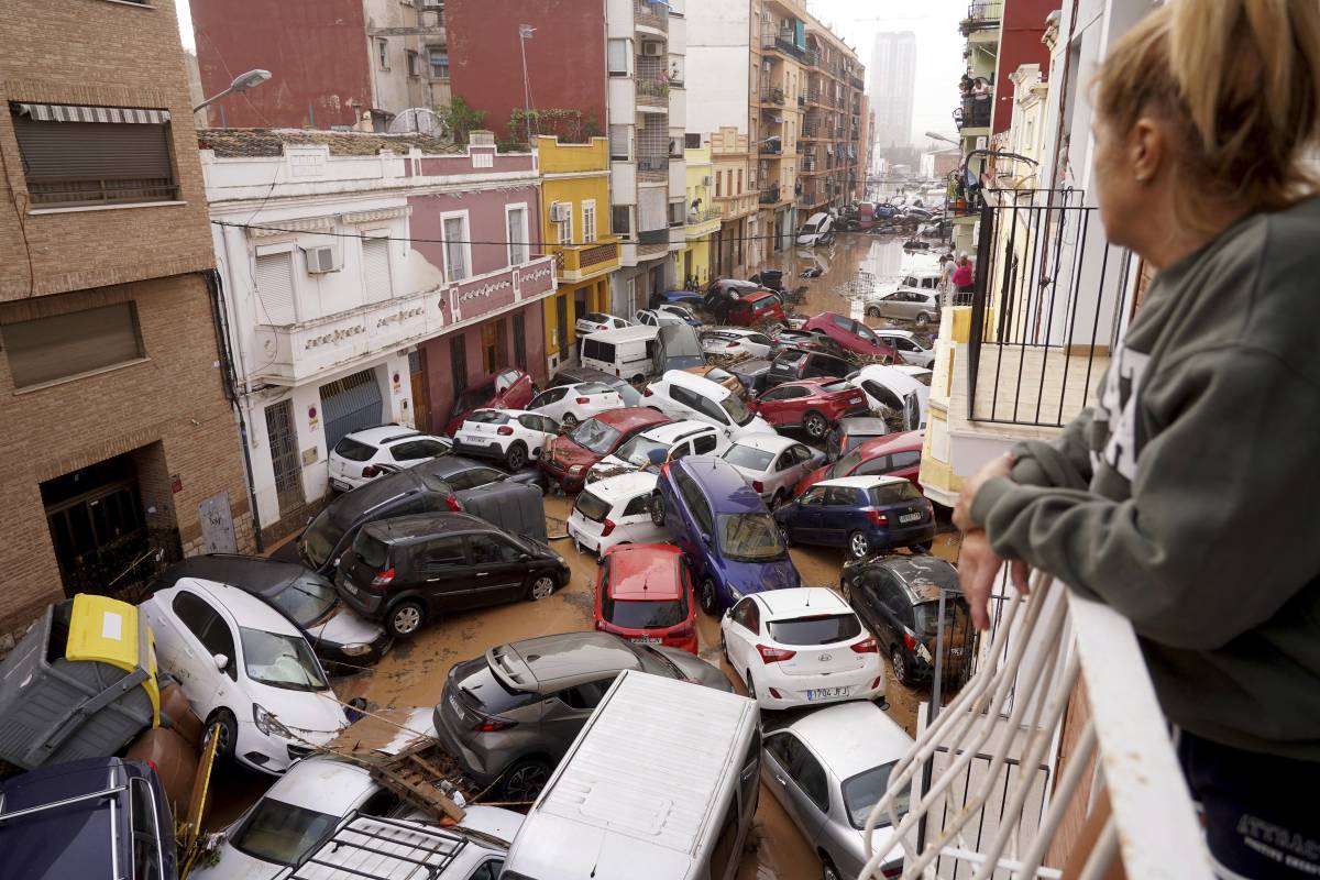 Valencia devastata dal fenomeno meteorologico estremo: cos'è Dana