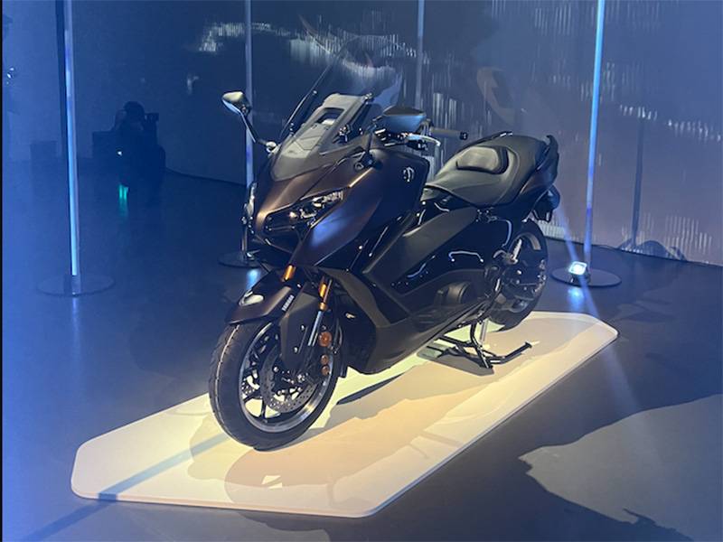 Yamaha TMAX 2025, anche in versione Tech MAX