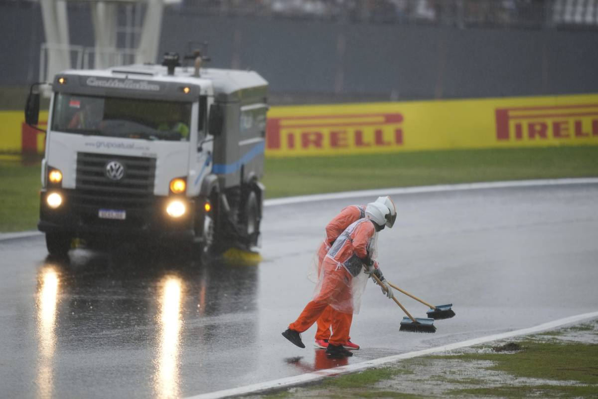 F1, diluvio a San Paolo, qualifiche rimandate a domenica