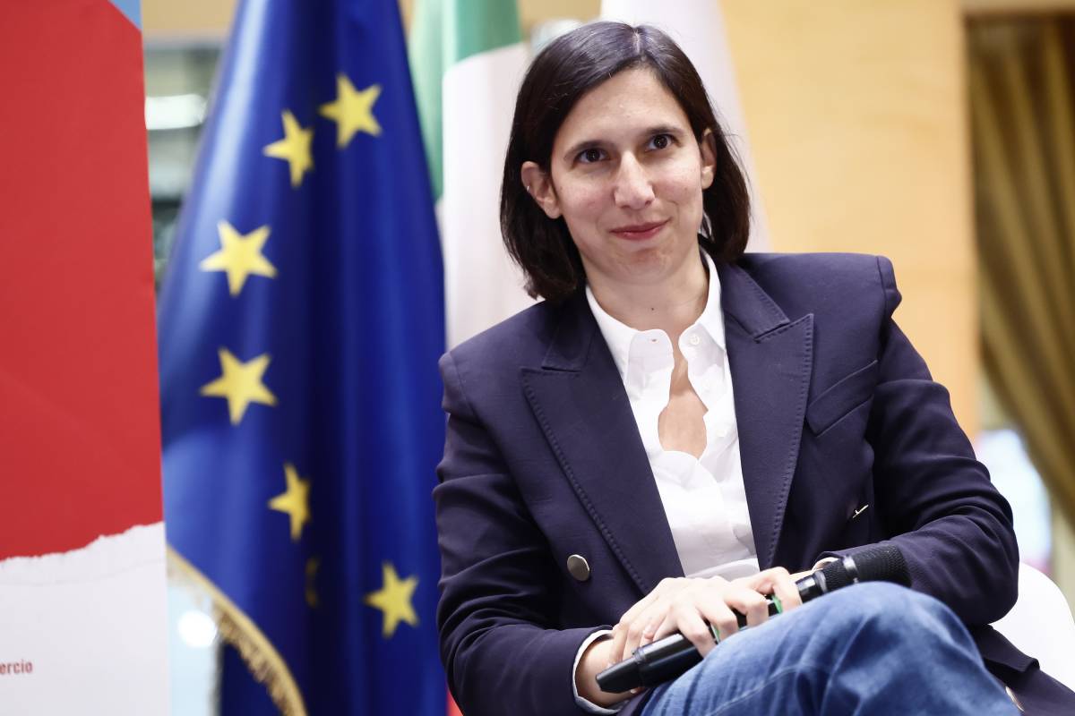 L'opposizione litiga già sul trionfo del tycoon. E Schlein va a farsi consigliare da Draghi