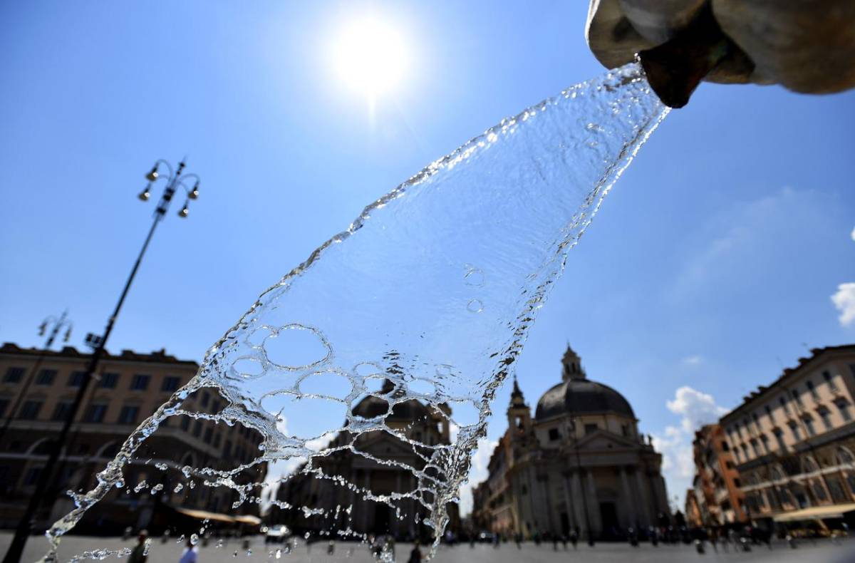 'Dal rischio infezioni alla solastalgia', così il caldo rovina la salute