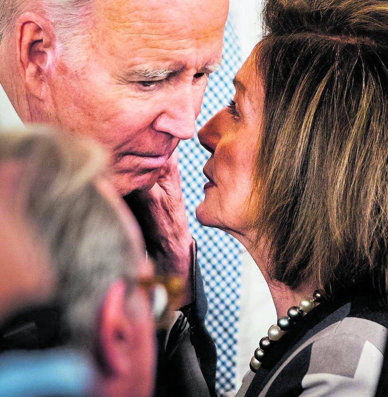 Pelosi: "Perso per colpa di Biden". E Donald entra nello Studio Ovale