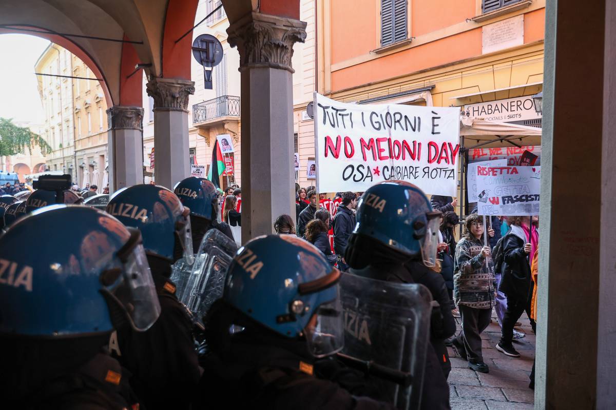 "Sinistra li coccola, ora basta". Lo sfogo dei poliziotti sui violenti di piazza