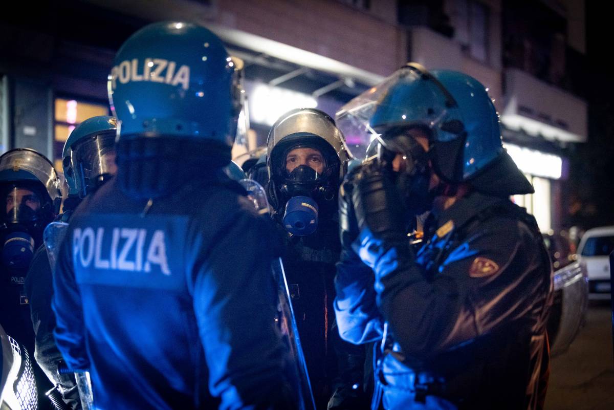 Polizia di Stato in una manifestazione dei no-Cpr | Immagine di repertorio