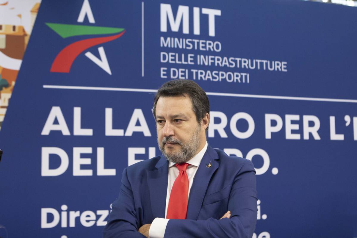 Salvini al lavoro su 1.200 cantieri. "Per le ferrovie è una rivoluzione"