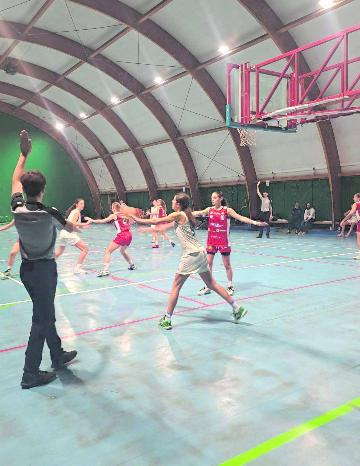 Basket, palestre allo sfascio. "In città poche e malridotte"