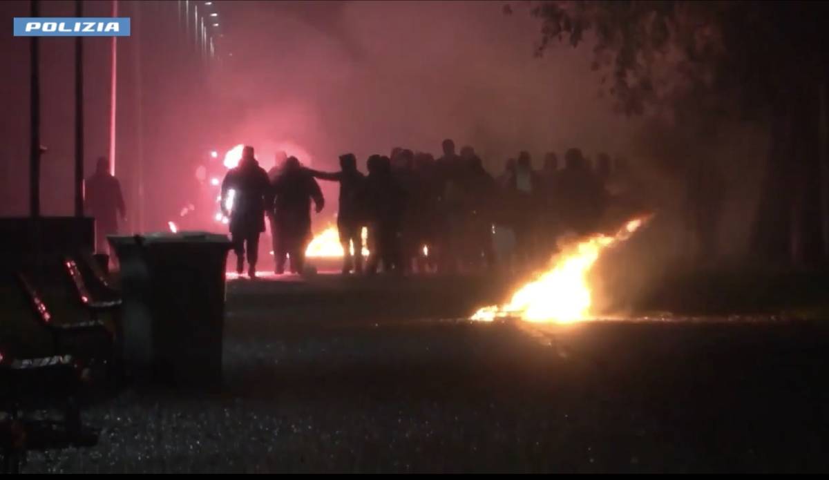 Gli infiltrati nella banlieue. Il governo invia 500 agenti