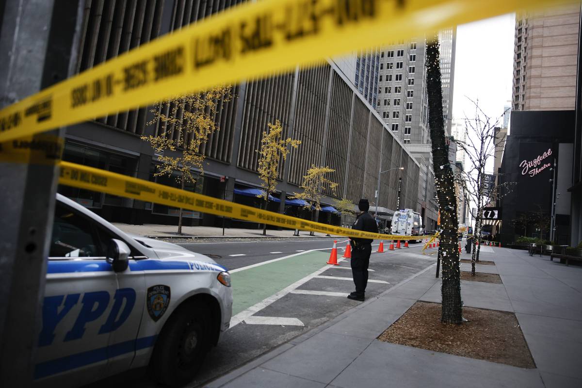 New York, ucciso per strada l'ad di United Healthcare, Brian Thompson