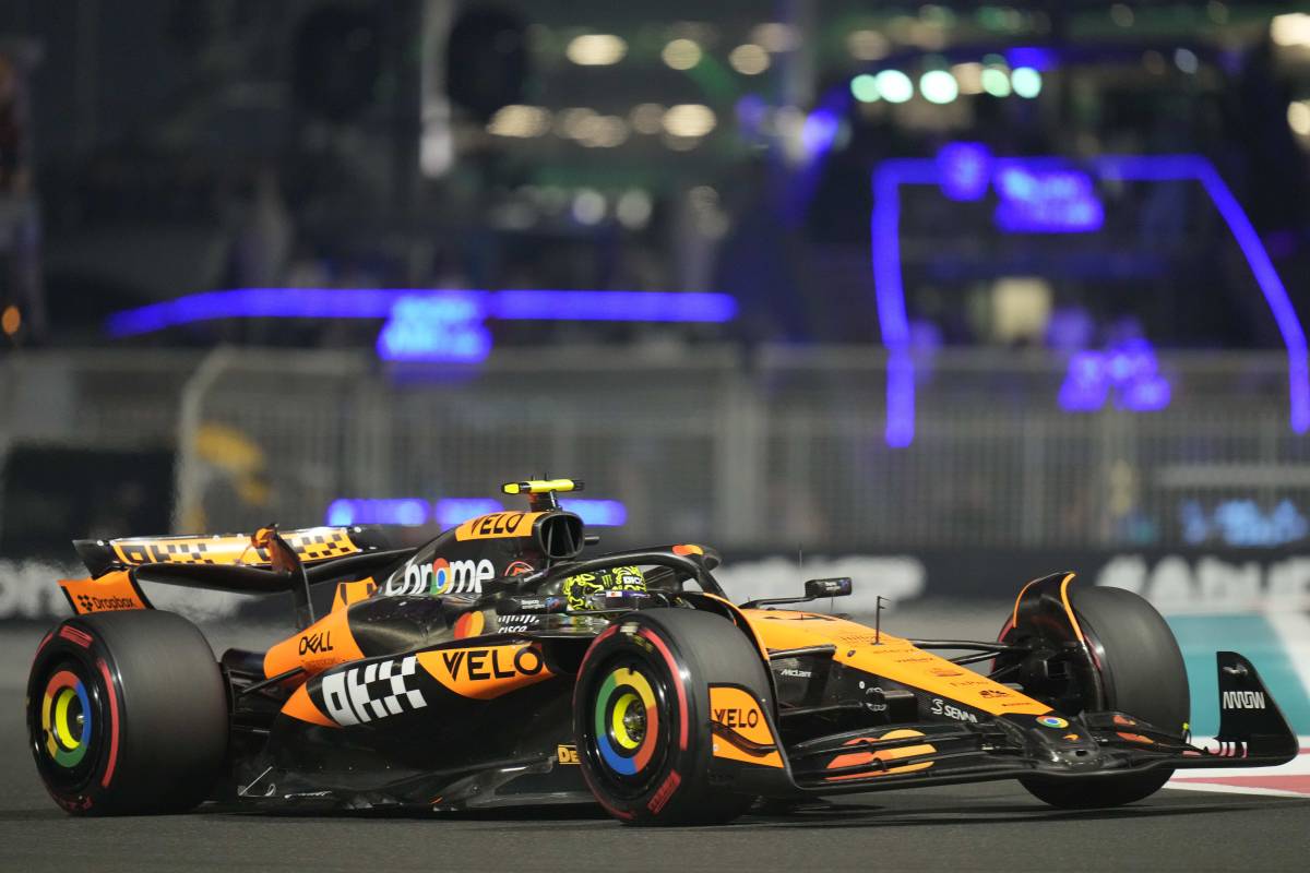 F1, Sainz e Leclerc sul podio non bastano. La McLaren vince il titolo costruttori ad Abu Dhabi