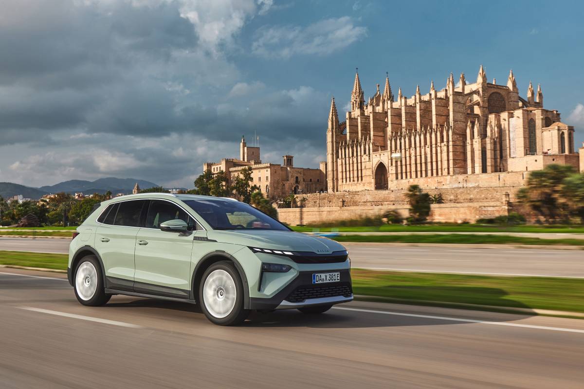 Al volante della nuova Skoda Elroq, il C-Suv elettrico tutto spazio e comfort