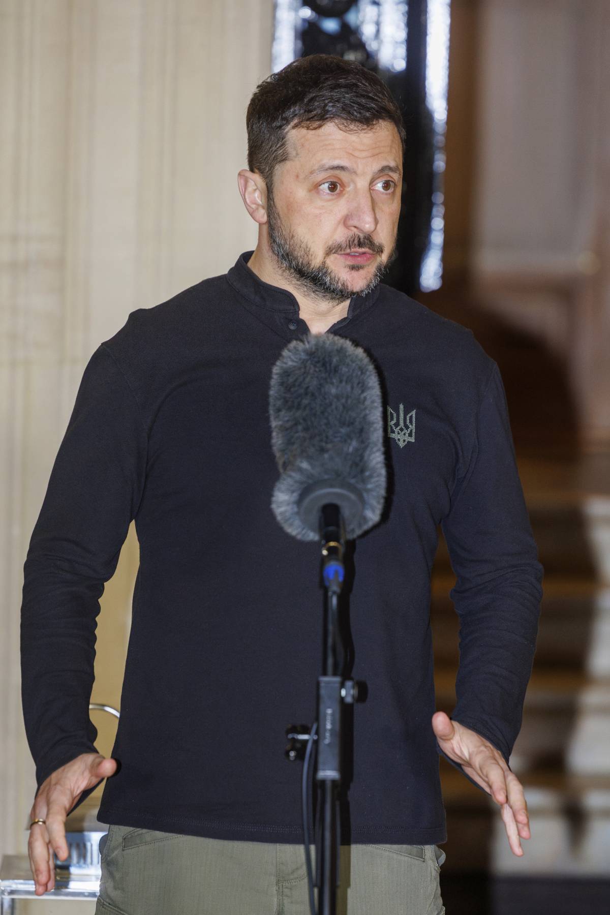 Zelensky: "Zar pazzo, Trump ci aiuti"