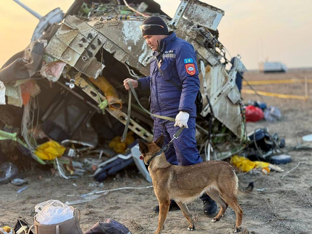 Kazakistan, per Baku un missile russo ha causato il disastro aereo