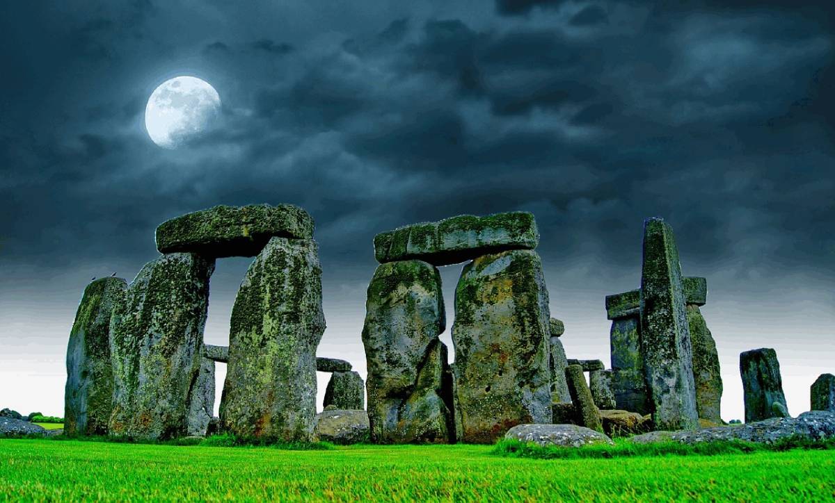 Il mistero di Stonehenge, cosa ci rivelerà la Luna piena di gennaio