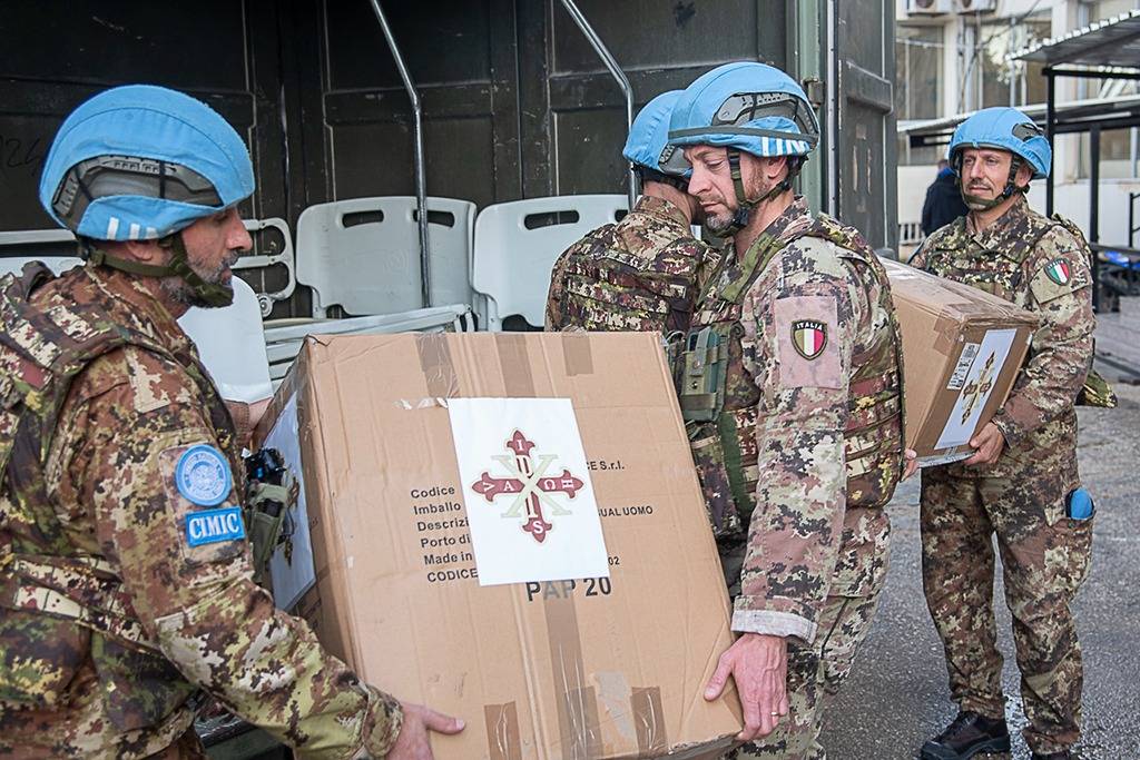 Caschi Blu, consegnata a Tiro dal contingente italiano un'ambulanza per la cura dei pazienti critici