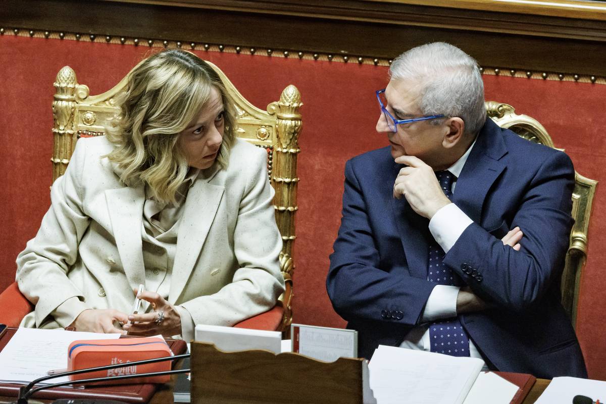 Giorgia Meloni e Tommaso Foti in parlamento