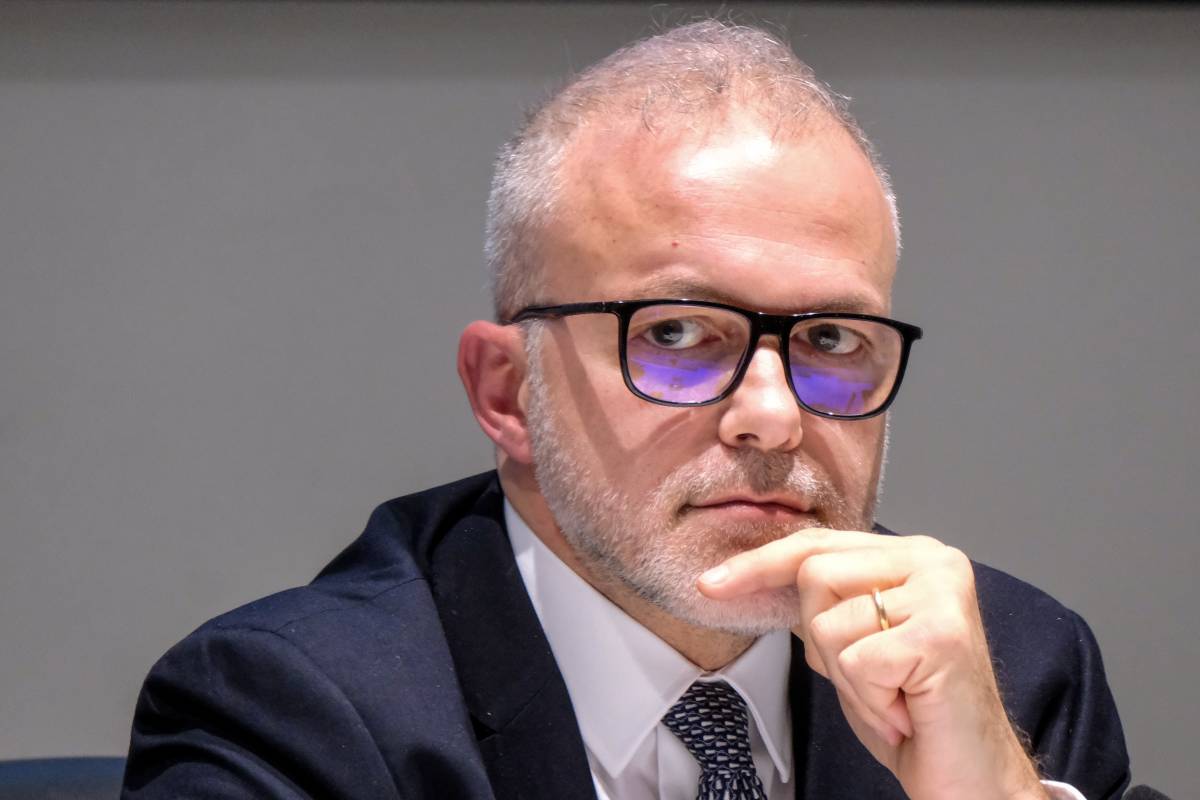 Il nuovo "centrino" di Ruffini: un'altra maschera da commedia